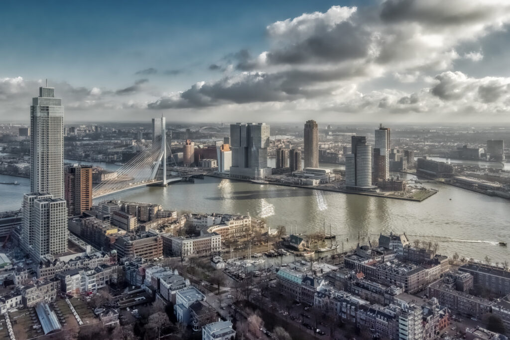 Vlieg door Rotterdam.